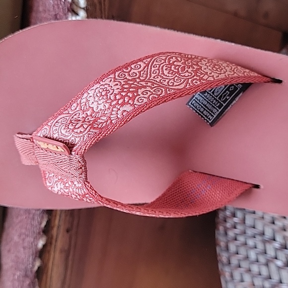 Teva red brick color flip flops mid high pretty design brand new - Picture 2 of 3